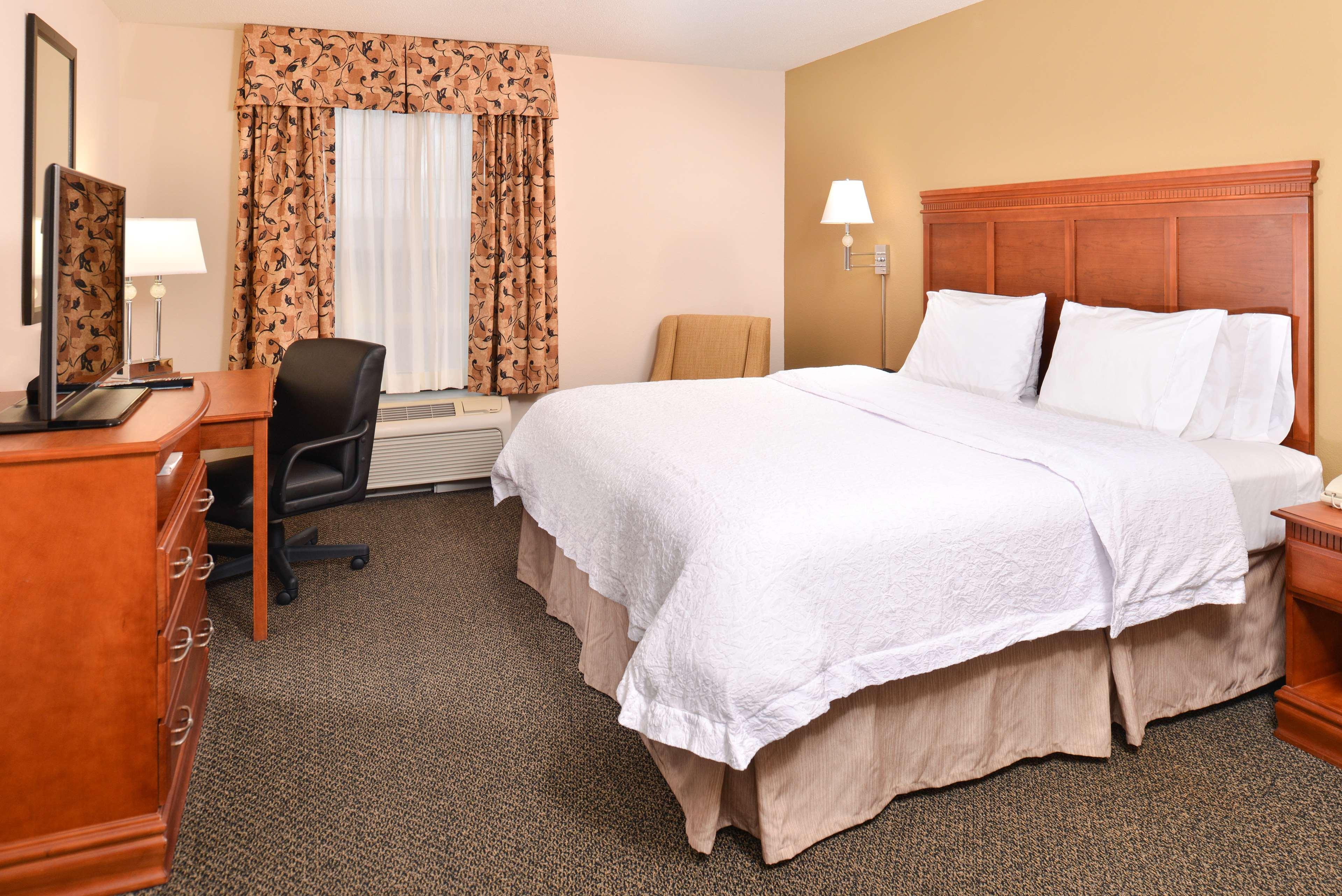 Hampton Inn & Suites Richmond Exterior foto