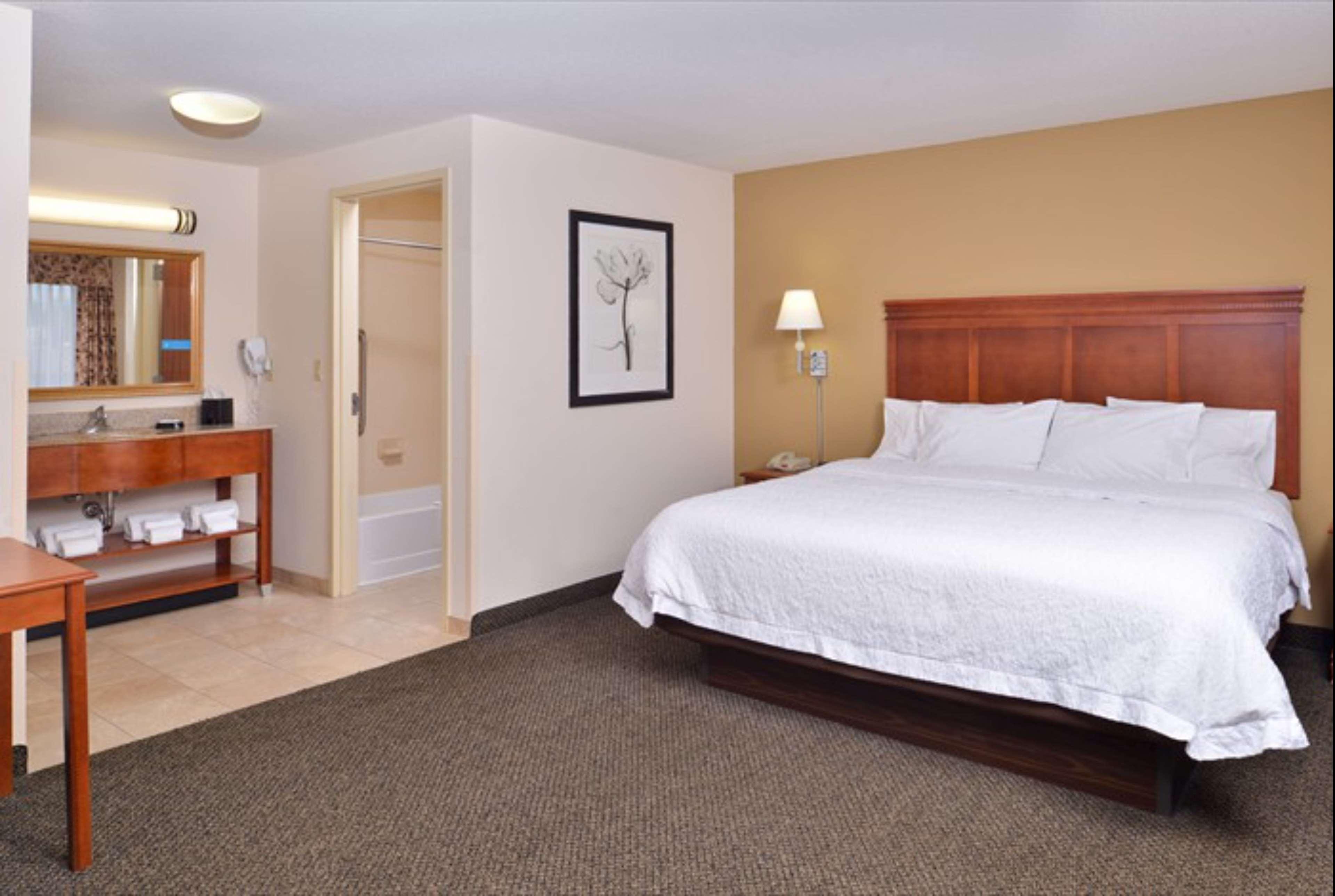 Hampton Inn & Suites Richmond Exterior foto